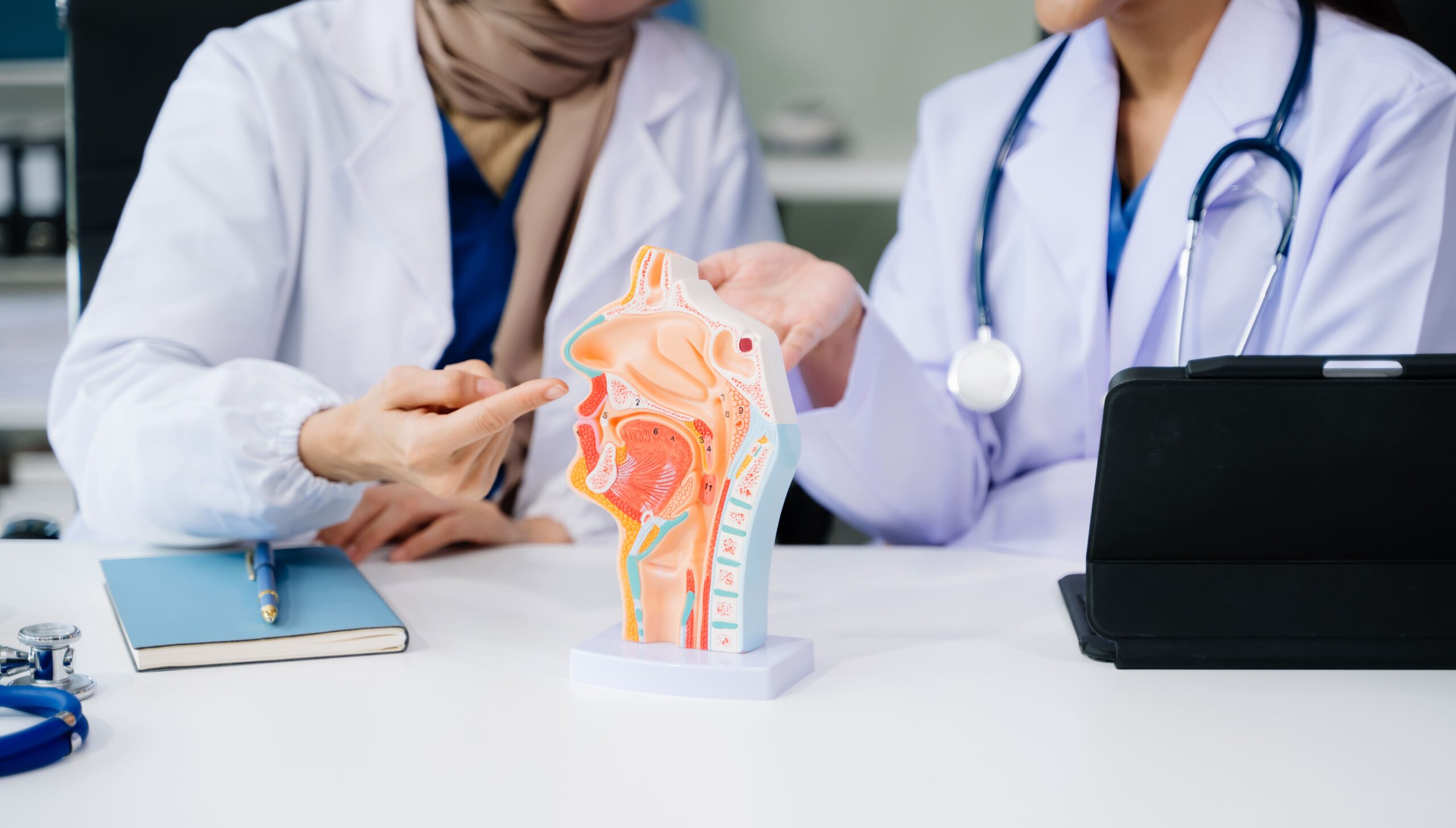 Image doctors analyzing results or diagnosis of patient 2024 11 01 22 08 42 utc